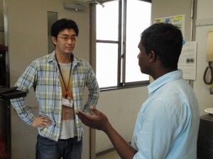 学生と打合せ